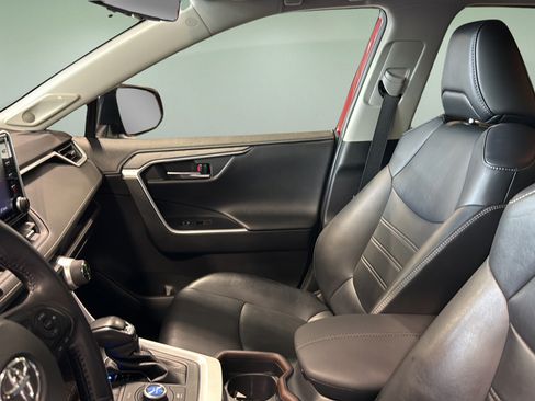Used 2020 Toyota RAV4 Limited w/ Carpet Mat Package AWD/4WD image 14