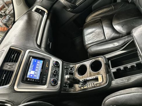 Used 2014 GMC Acadia SLT AWD/4WD image 24