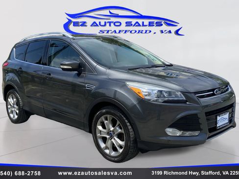 Used 2016 Ford Escape Titanium w/ Equipment Group 301A AWD/4WD image 3