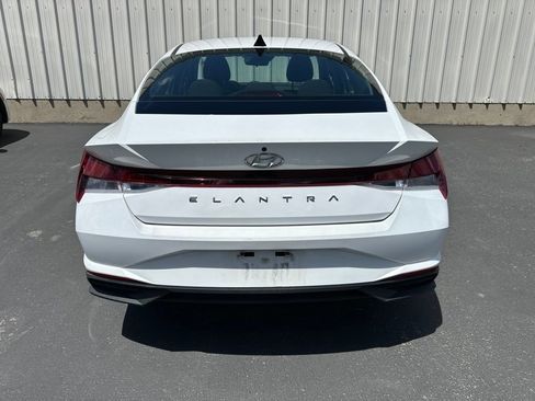 Used 2023 Hyundai Elantra SEL FWD image 5