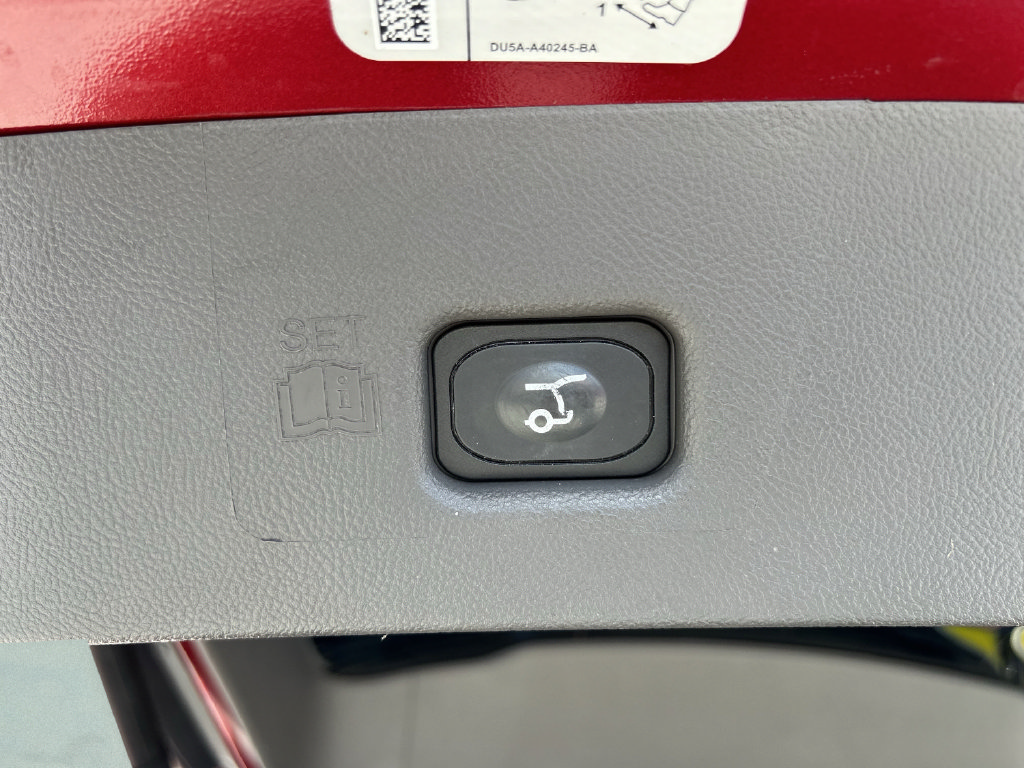 Used 2018 Lincoln MKX Reserve w/ Driver Assistance Package FWD image 16