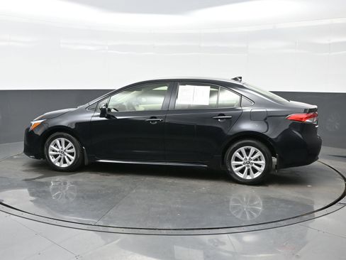 Used 2024 Toyota Corolla LE image 3