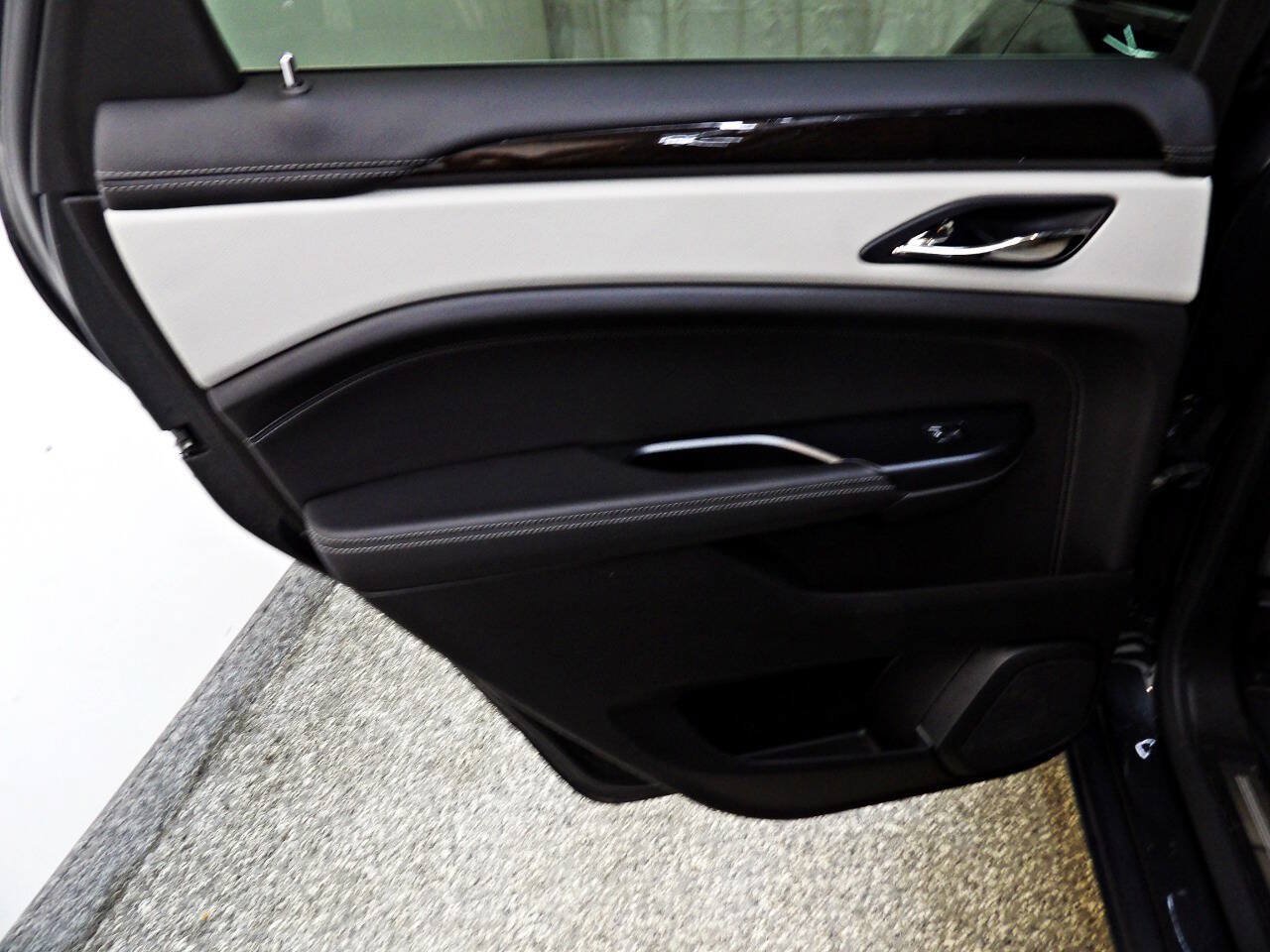Used 2015 Cadillac SRX Performance w/ Driver Awareness Package AWD/4WD image 9