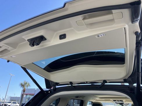 Used 2021 Land Rover Range Rover image 26