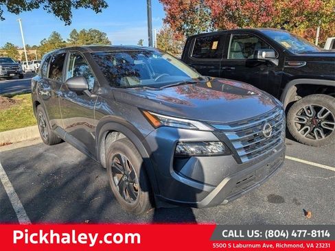 Used 2024 Nissan Rogue SV image 1