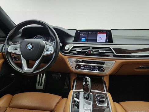 Used 2019 BMW 750i xDrive w/ Executive Package AWD/4WD image 27