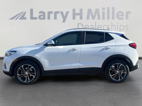 Used 2022 Buick Encore GX Select image 2