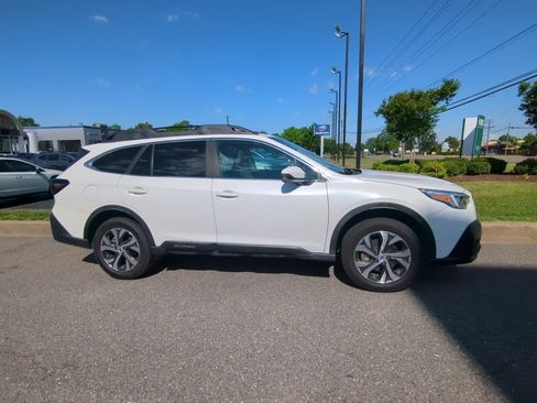 Used 2021 Subaru Outback Limited image 2