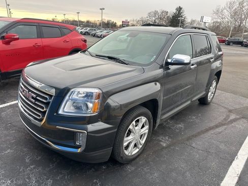 Used 2017 GMC Terrain SLE w/ Chrome Edition image 2