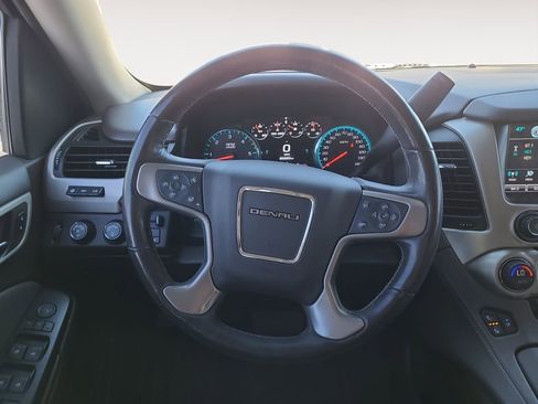Used 2018 GMC Yukon Denali w/ Denali Ultimate Package AWD/4WD image 12
