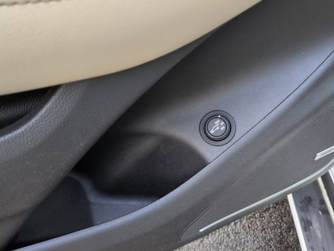 Used 2017 Buick Envision Premium image 25