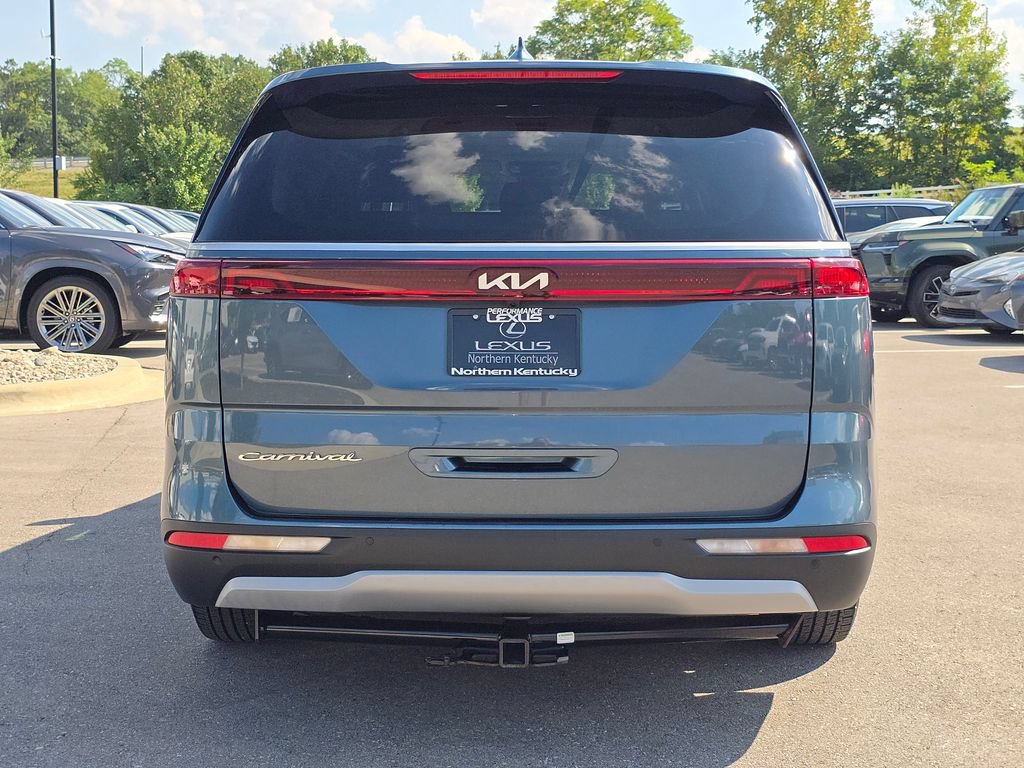 Used 2022 Kia Carnival EX FWD image 22