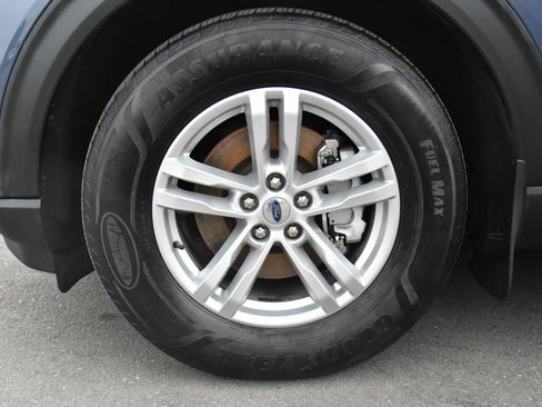 Used 2021 Ford Explorer XLT w/ Equipment Group 202A RWD image 12