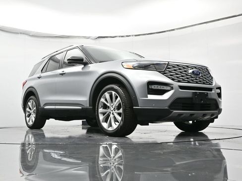 Used 2021 Ford Explorer Platinum w/ Equipment Group 601A AWD/4WD image 48