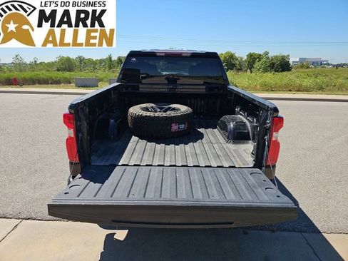 Used 2020 Chevrolet Silverado 1500 Custom w/ Custom Value Package AWD/4WD image 25