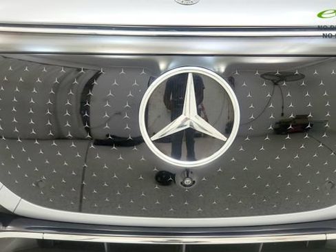 Used 2023 Mercedes-Benz EQS 580 4MATIC SUV image 23