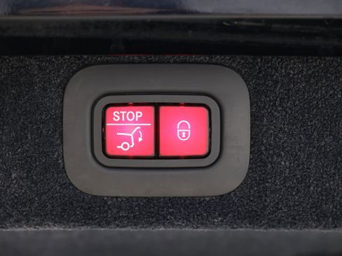 Used 2021 Aston Martin DBX AWD/4WD image 59