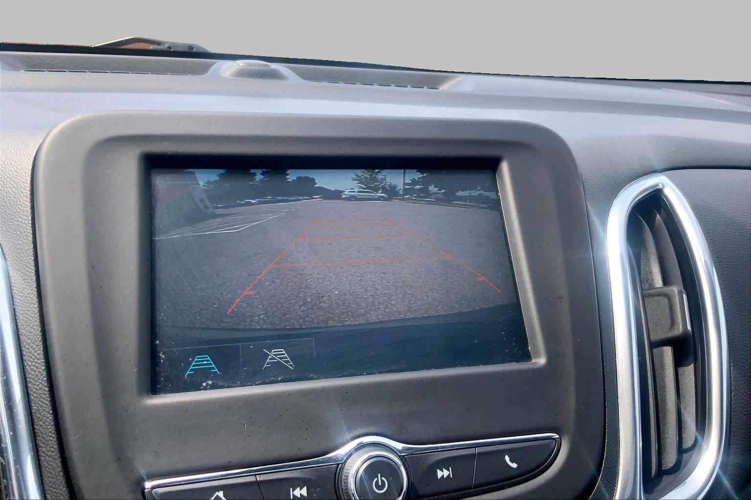 Used 2018 Chevrolet Equinox LT FWD image 24