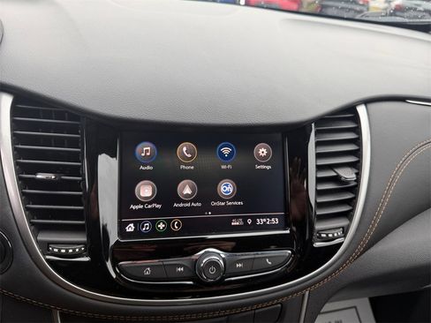 Certified 2022 Chevrolet Trax LT w/ Driver Confidence Package image 19