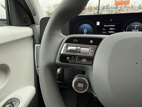 Certified 2025 Hyundai Ioniq 5 SE image 21