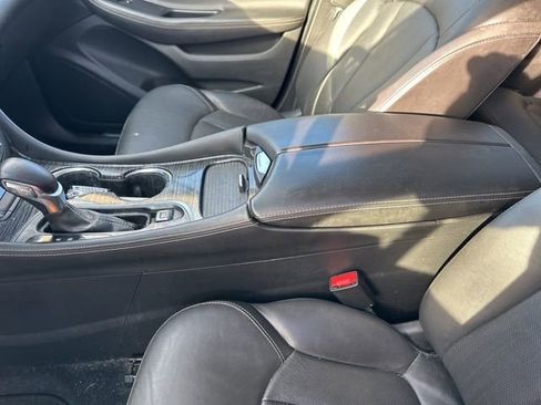 Used 2018 Buick Envision Essence image 21