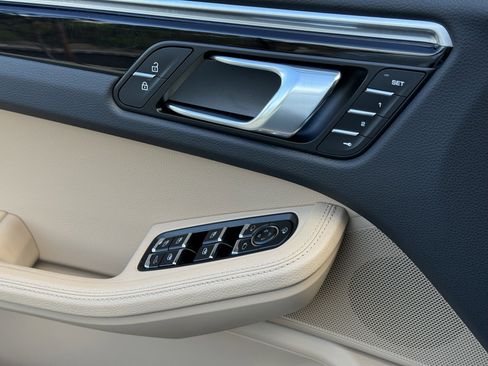 Used 2024 Porsche Macan image 27