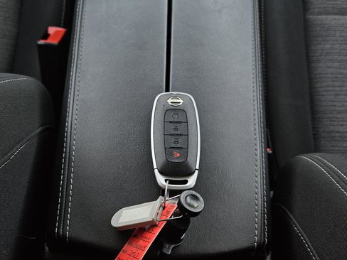 Used 2023 Nissan Rogue SV AWD/4WD image 31