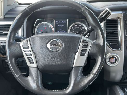 Used 2016 Nissan Titan SL image 28