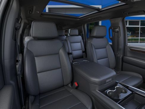 New 2026 Chevrolet Suburban LT w/ Comfort Package AWD/4WD image 16