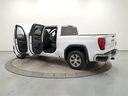 Used 2025 GMC Sierra 1500 SLT image 13
