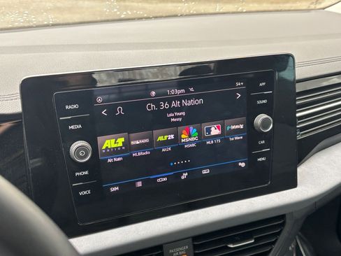 Used 2025 Volkswagen Jetta SE image 20