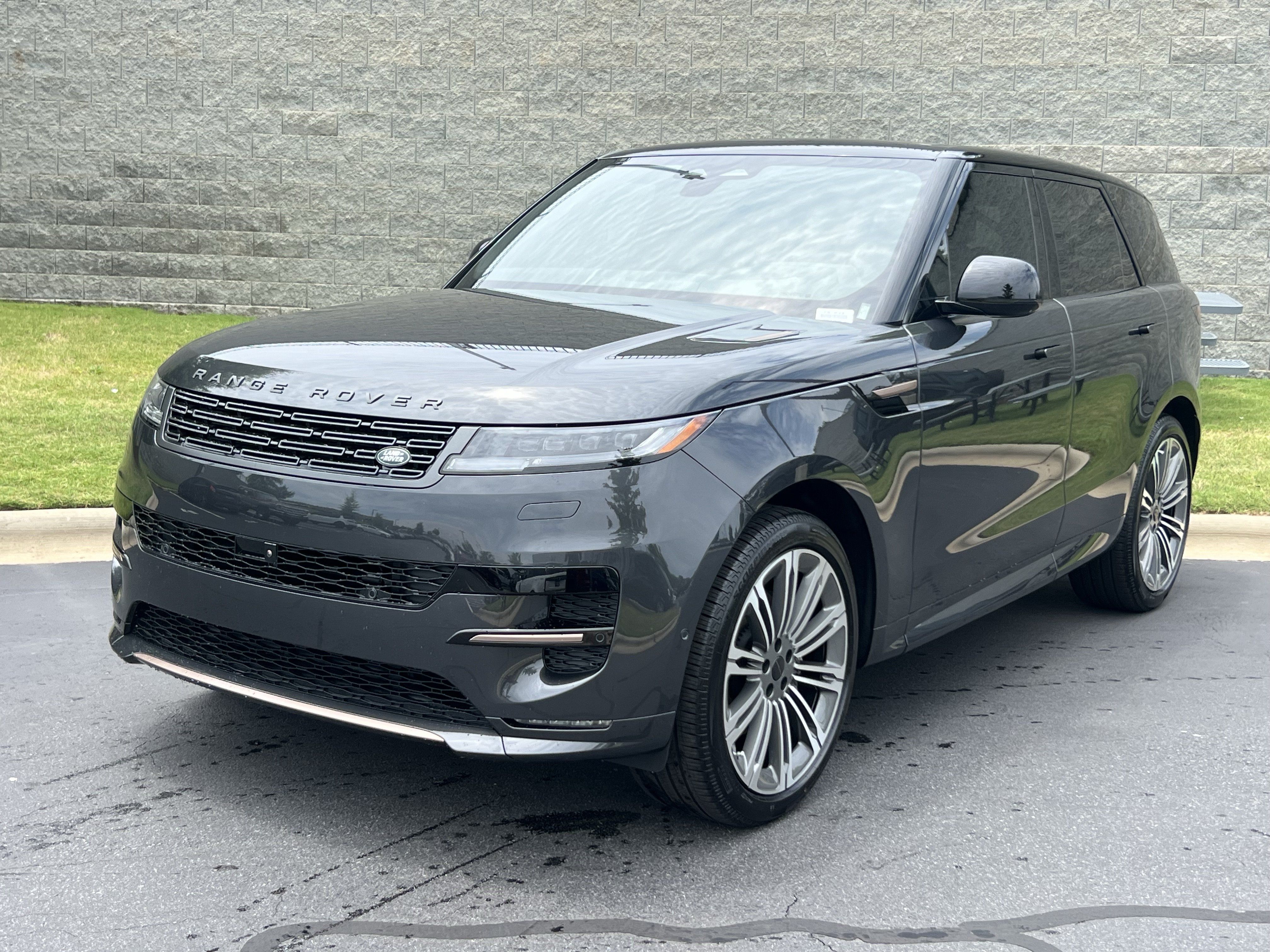 New 2026 Land Rover Range Rover Sport Dynamic SE AWD/4WD image 2