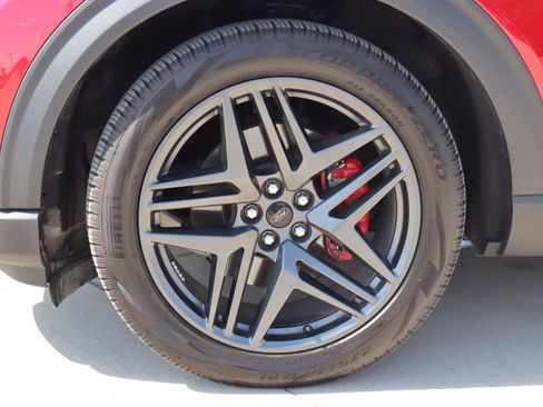 Used 2025 Ford Explorer ST image 38