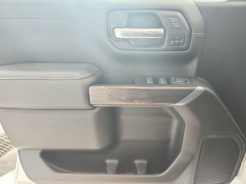 Used 2021 Chevrolet Silverado 1500 LTZ AWD/4WD image 35