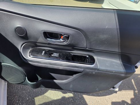Used 2016 Toyota Prius C Two FWD image 15