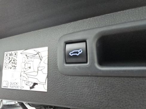 Used 2021 Toyota Highlander Platinum FWD image 16