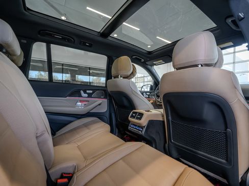New 2026 Mercedes-Benz GLS 580 4MATIC image 28