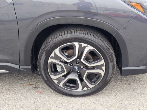 Used 2023 Subaru Ascent Touring AWD/4WD image 9