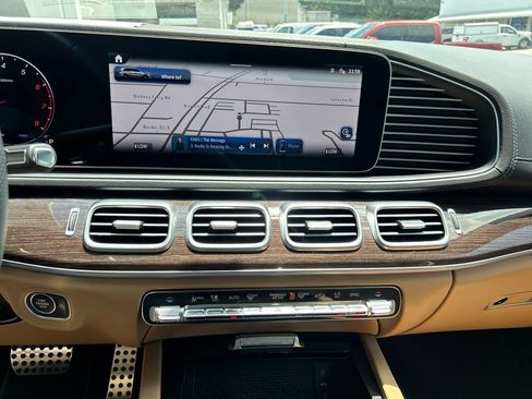 Used 2025 Mercedes-Benz GLS 450 4MATIC image 19