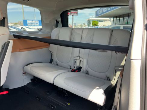 New 2025 Volkswagen ID. Buzz 1st Edition image 29