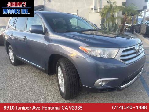 Used 2013 Toyota Highlander Plus image 1