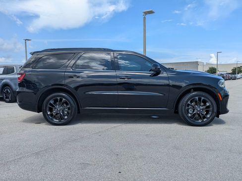 Used 2023 Dodge Durango R/T w/ Hemi Orange Plus Package RWD image 4