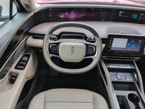 Used 2024 Lincoln Nautilus Premier AWD/4WD image 16
