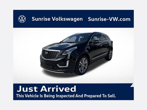 Used 2024 Cadillac XT5 Premium Luxury w/ Technology Package FWD image 1