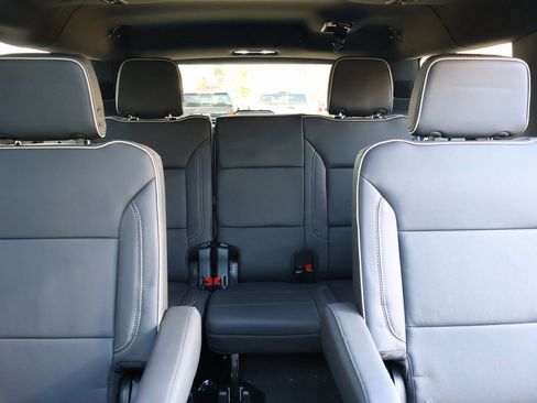 New 2025 Chevrolet Suburban Premier w/ Sun And Tow Package image 32