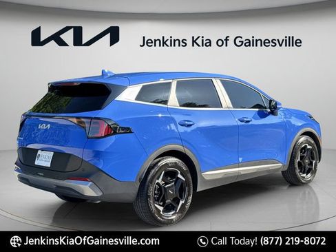 Used 2026 Kia Sportage EX FWD image 3