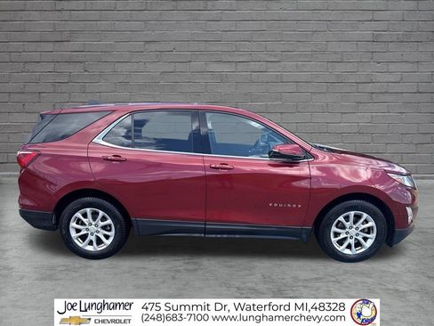 Used 2018 Chevrolet Equinox LT FWD image 2