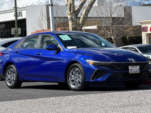 Used 2024 Hyundai Elantra Blue image 7