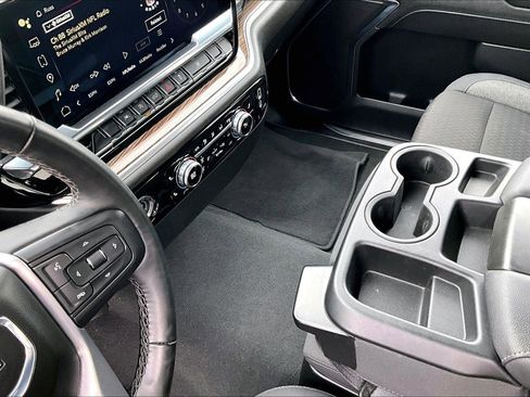 Used 2024 GMC Sierra 1500 Elevation image 17