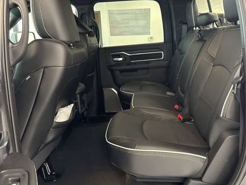 New 2026 RAM 2500 Laramie AWD/4WD image 18